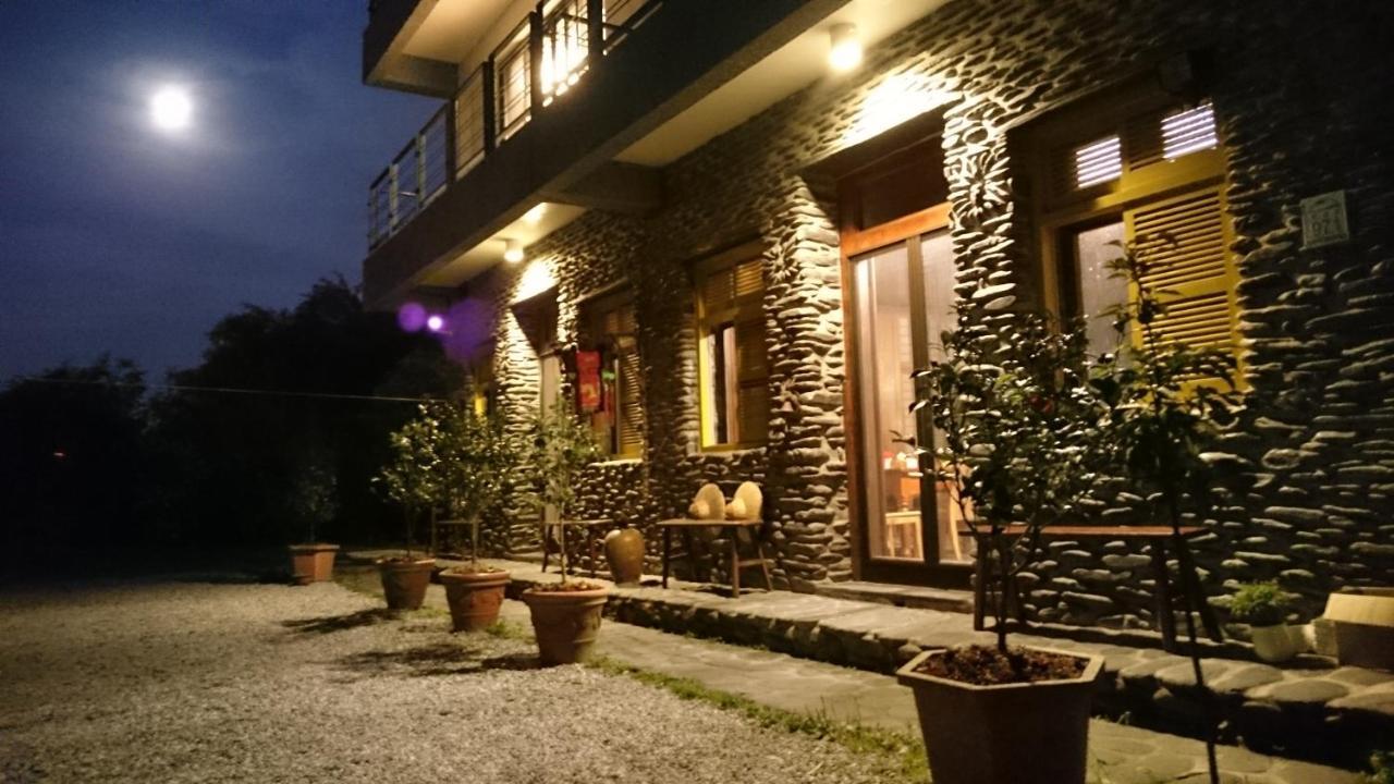 Stone House Homestay Yilan Eksteriør bilde